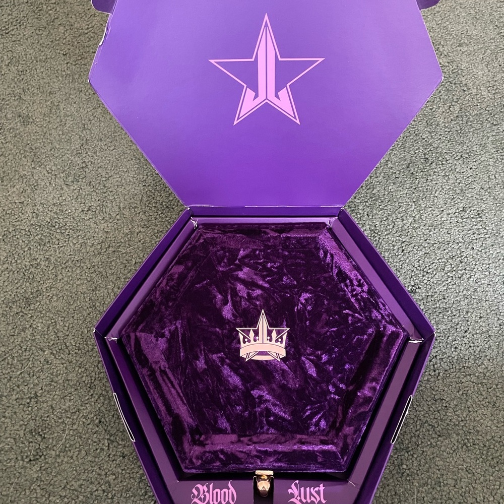 Jeffree Star Blood Lust palette